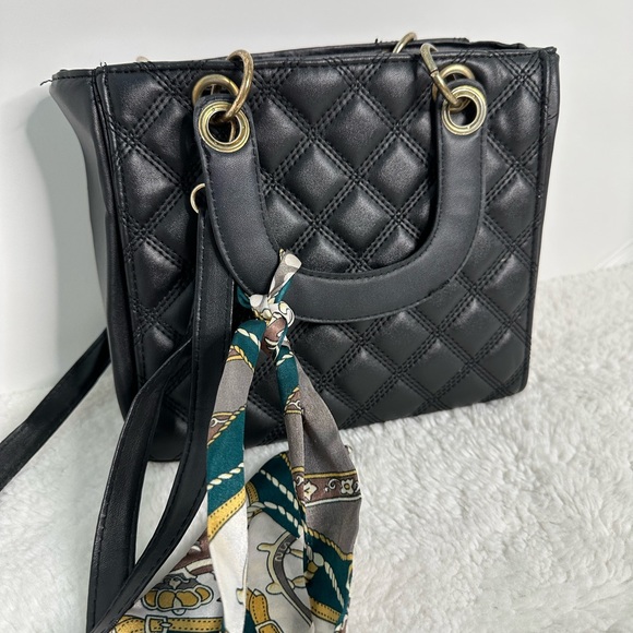 Quilted Faux Leather Crossbody Bag - Picture 3 of 3